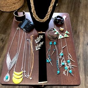 10$ Costume jewellery lot